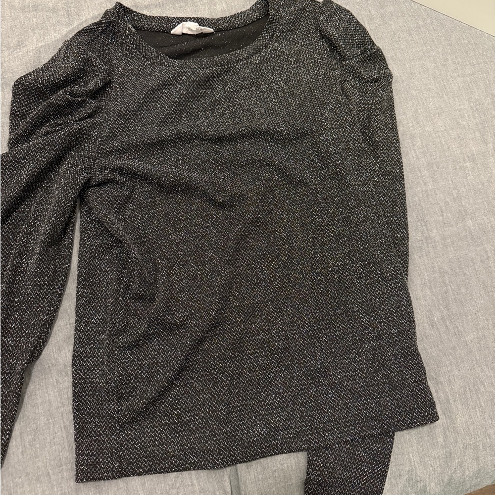 BB Dakota mock Long sleeve silver top in size small